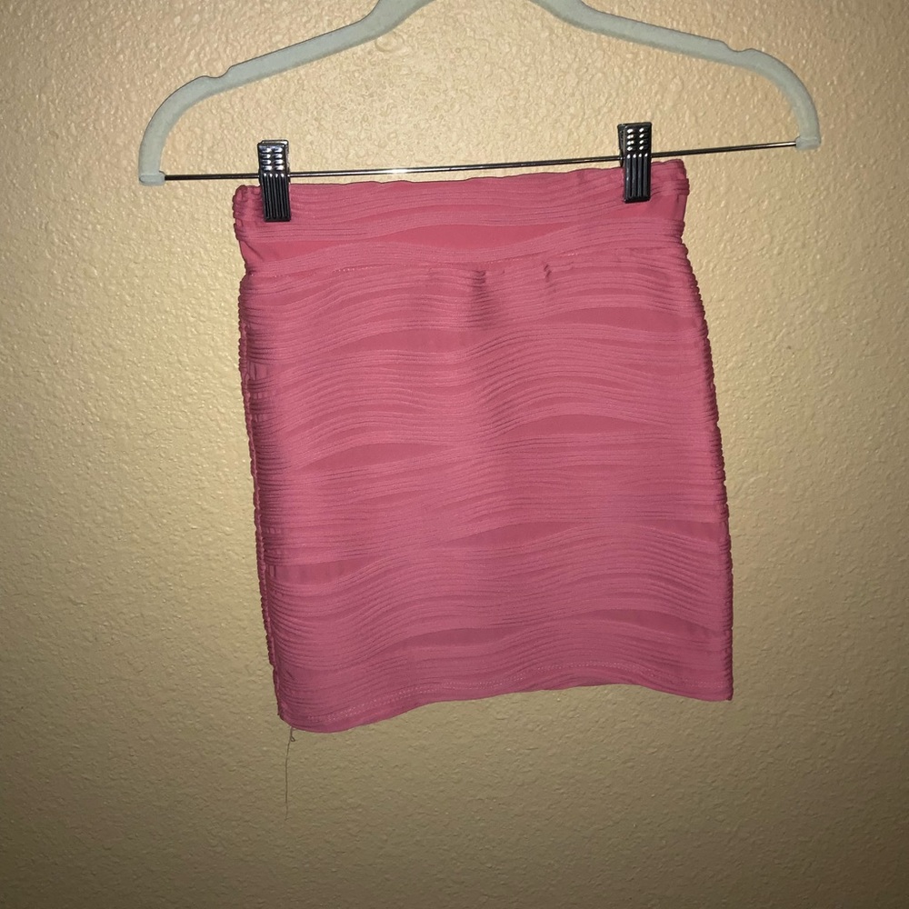 Banded body con skirt